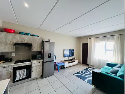 1 Bedroom Apartment For Sale in Roodepoort - img