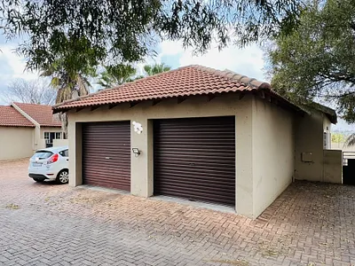 3 Bedroom Townhouse For Sale in Randburg - k30i.webp
