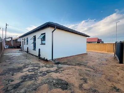 3 Bedroom House For Sale in Randburg - KGUl.webp
