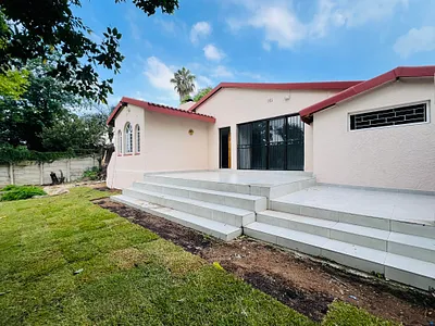 4 Bedroom House For Sale in Randburg - 6eSL.webp