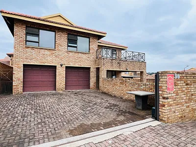 4 Bedroom Townhouse To Rent in Randburg - img