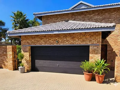 4 Bedroom Townhouse For Sale in Randburg - img
