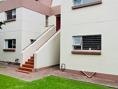 2 Bedroom Apartment For Sale in Bedfordview - g6Ck.webp