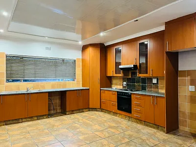 2 Bedroom House To Rent in Johannesburg - eRrF.webp