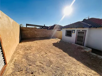 2 Bedroom House To Rent in Sandton - img