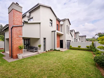 3 Bedroom Townhouse For Sale in Randburg - img