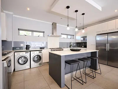 3 Bedroom Apartment To Rent in Johannesburg - UYsV.webp