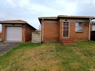 3 Bedroom House For Sale in Centurion - zFrk.webp