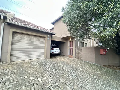 2 Bedroom Townhouse For Sale in Centurion - img