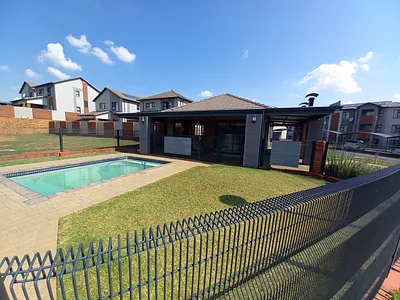 2 Bedroom Apartment For Sale in Centurion - img