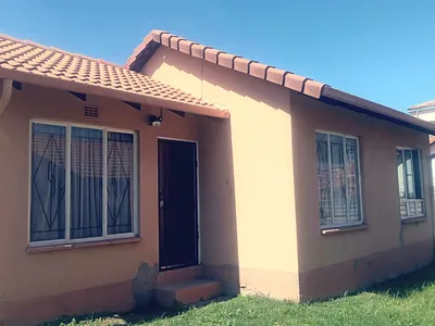 2 Bedroom House To Rent in Johannesburg - Esf2.webp