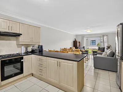 2 Bedroom Apartment To Rent in Somerset West - Z1FW.webp
