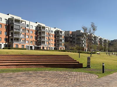 1 Bedroom Apartment For Sale in Waterkloof Estate, Pretoria - UpRc.webp