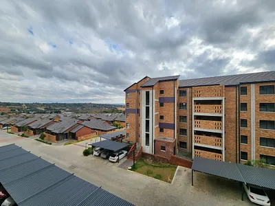2 Bedroom Apartment For Sale in Randburg - oP2C.webp