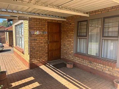 2 Bedroom Apartment To Rent in Pretoria - GwFV.webp