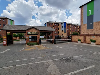 2 Bedroom Apartment To Rent in Pretoria - ls74.webp