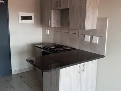 2 Bedroom Apartment To Rent in Pretoria - rDW5.webp