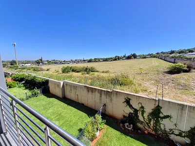 2 Bedroom Apartment For Sale in Pretoria - 30nI.webp