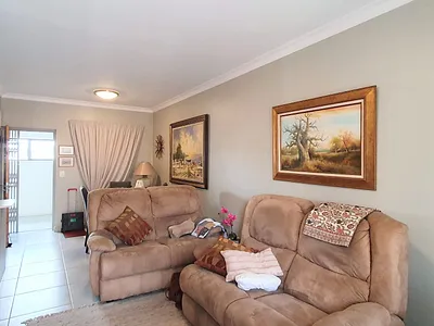 2 Bedroom Apartment For Sale in Pretoria - U7t1.webp