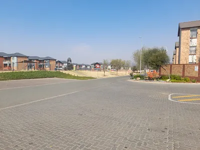2 Bedroom Apartment For Sale in Johannesburg - img