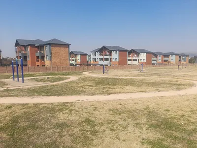 2 Bedroom Apartment For Sale in Johannesburg - 26oi.webp