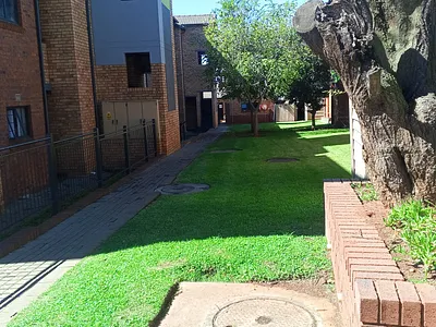 2 Bedroom Apartment To Rent in Pretoria - thKs.webp