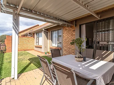 2 Bedroom Townhouse For Sale in Krugersdorp - fxei.webp