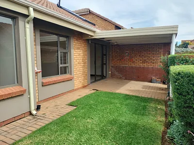 2 Bedroom Townhouse For Sale in Krugersdorp - yjGC.webp