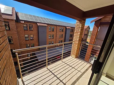 1 Bedroom Townhouse To Rent in Pretoria - LZUr.webp
