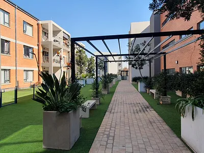 2 Bedroom Apartment To Rent in Waterkloof Estate, Pretoria - E2sg.webp