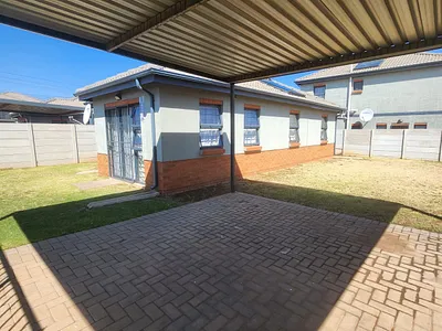 2 Bedroom House For Sale in Alberton - YJeP.webp