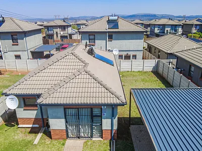 3 Bedroom House For Sale in Alberton - mCuD.webp