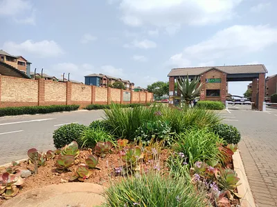 2 Bedroom Apartment To Rent in Centurion - 4W7r.webp