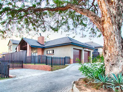 3 Bedroom House To Rent in Nelspruit - ZhZk.webp