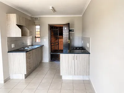 2 Bedroom Apartment To Rent in Centurion - 8sqE.webp