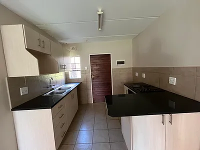 2 Bedroom Apartment To Rent in Midrand - silK.webp