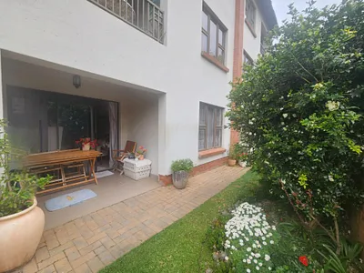 2 Bedroom Apartment For Sale in Sandton - pvUZ.webp