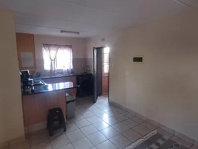 2 Bedroom Apartment For Sale in Pretoria - batU.webp