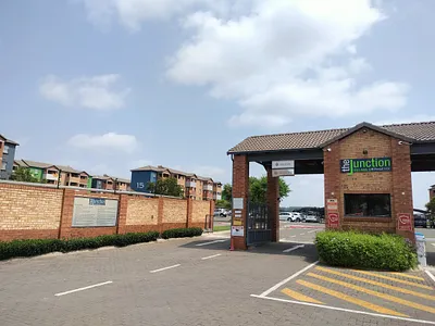 2 Bedroom Apartment To Rent in Centurion - 4LAU.webp