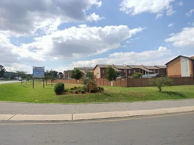 2 Bedroom Apartment For Sale in Johannesburg - img