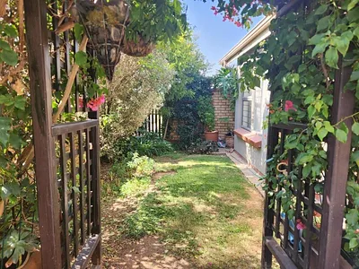 2 Bedroom Townhouse For Sale in Randburg - yve2.webp