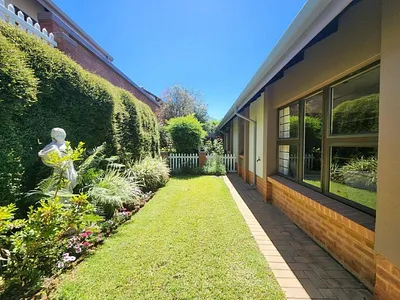 2 Bedroom Townhouse For Sale in Sandton - z5qw.webp