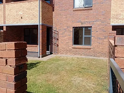2 Bedroom Apartment To Rent in Pretoria - Xe7R.webp