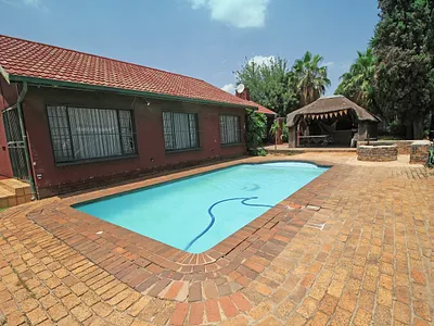 3 Bedroom House For Sale in Germiston - eHRB.webp