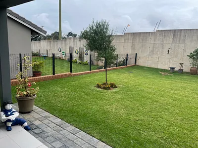 2 Bedroom House For Sale in Pretoria - D9eD.webp