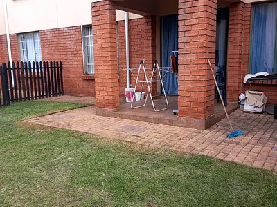 2 Bedroom Apartment For Sale in Kempton Park - 9jQg.webp
