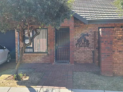 2 Bedroom Townhouse To Rent in Pretoria - GrVT.webp
