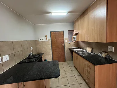 2 Bedroom Apartment For Sale in Johannesburg - nCjD.webp