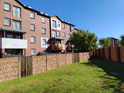 2 Bedroom Apartment To Rent in Pretoria - wAIa.webp