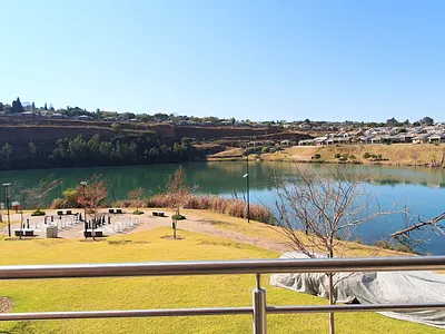 2 Bedroom Apartment To Rent in Pretoria - 8Lrp.webp